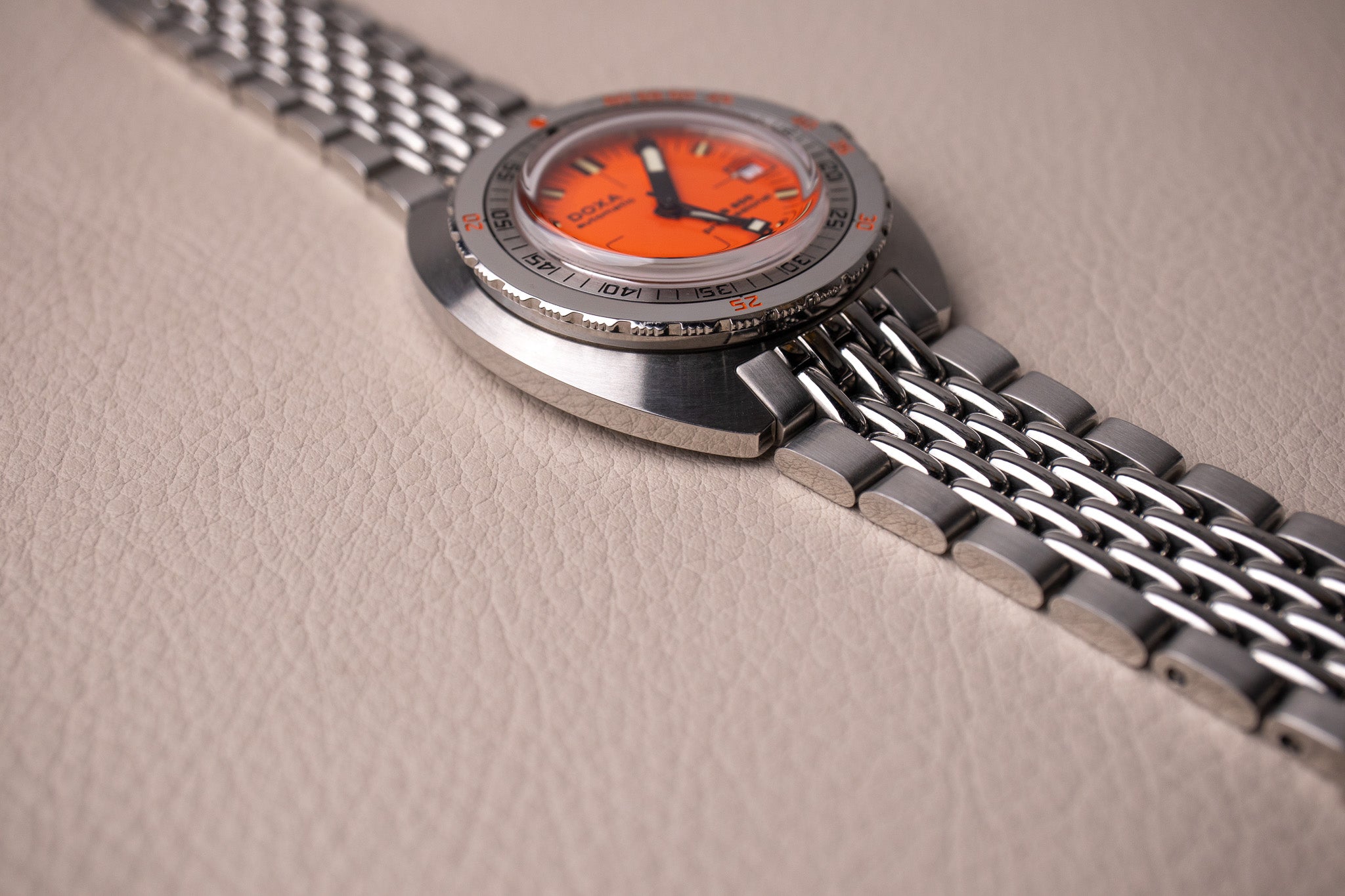 Doxa SUB 300 Professional 821.10.351.10