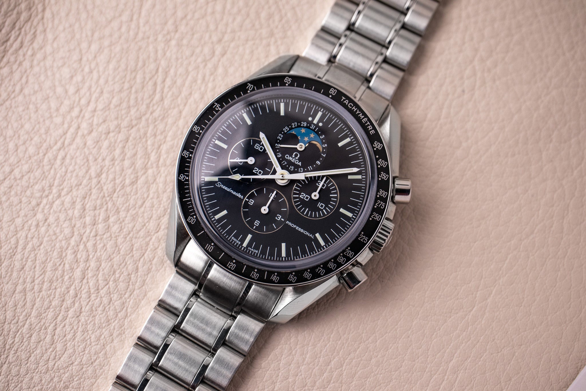 Omega speedmaster professional moonphase best sale