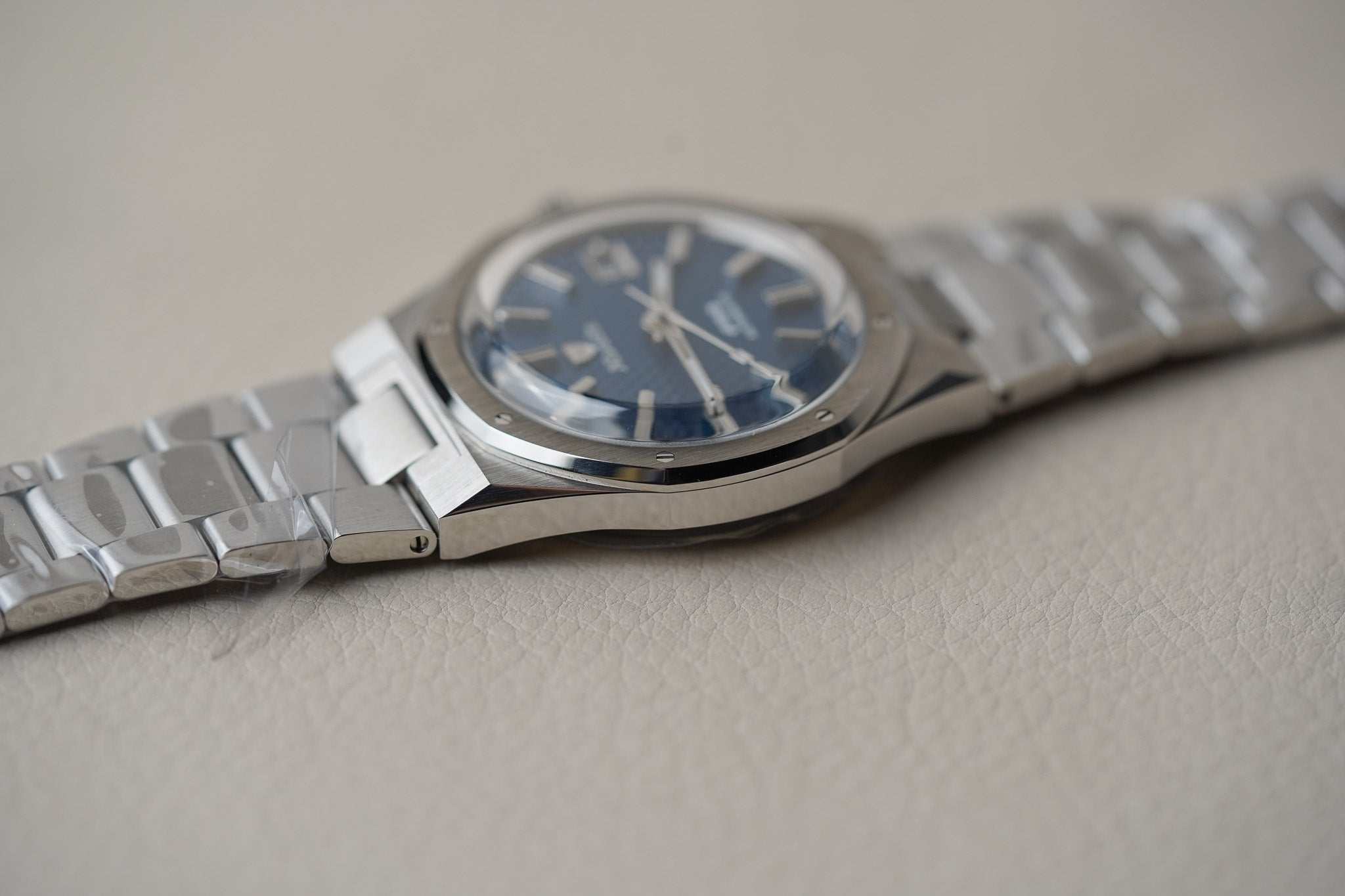 Nivada Grenchen F77 Blue With Date 69001A77