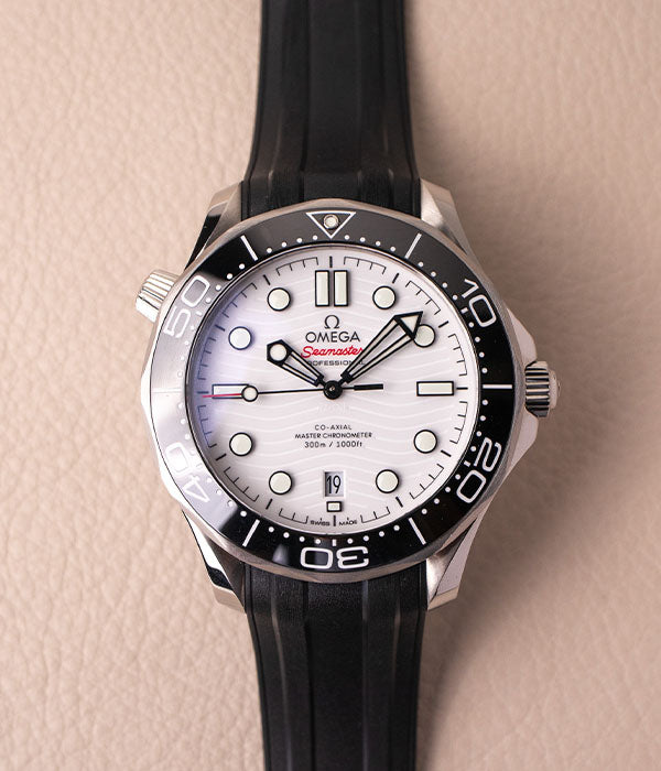 Omega Seamaster 300M White 210.32.42.20.04.001