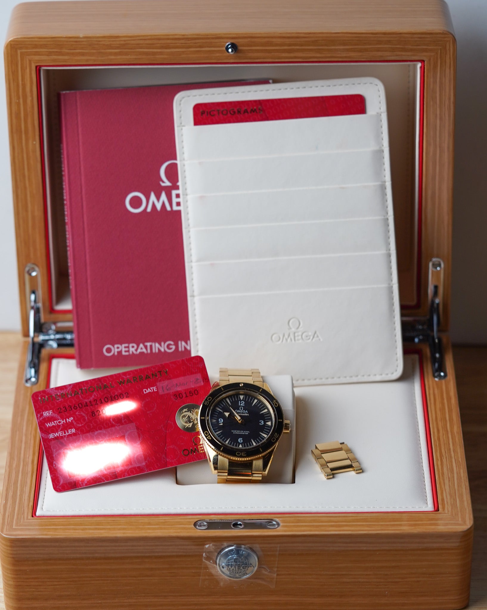 Omega Seamaster 300 Yellow Gold 41mm 233.60.41.21.01.002