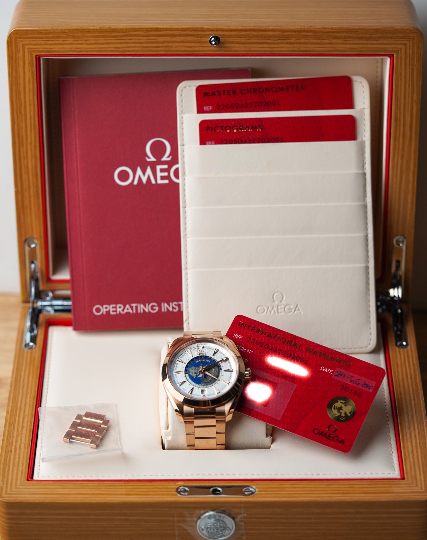 Omega Seamaster Aqua Terra Sedna Gold 150M World Timer 220.50.43.22.02.001