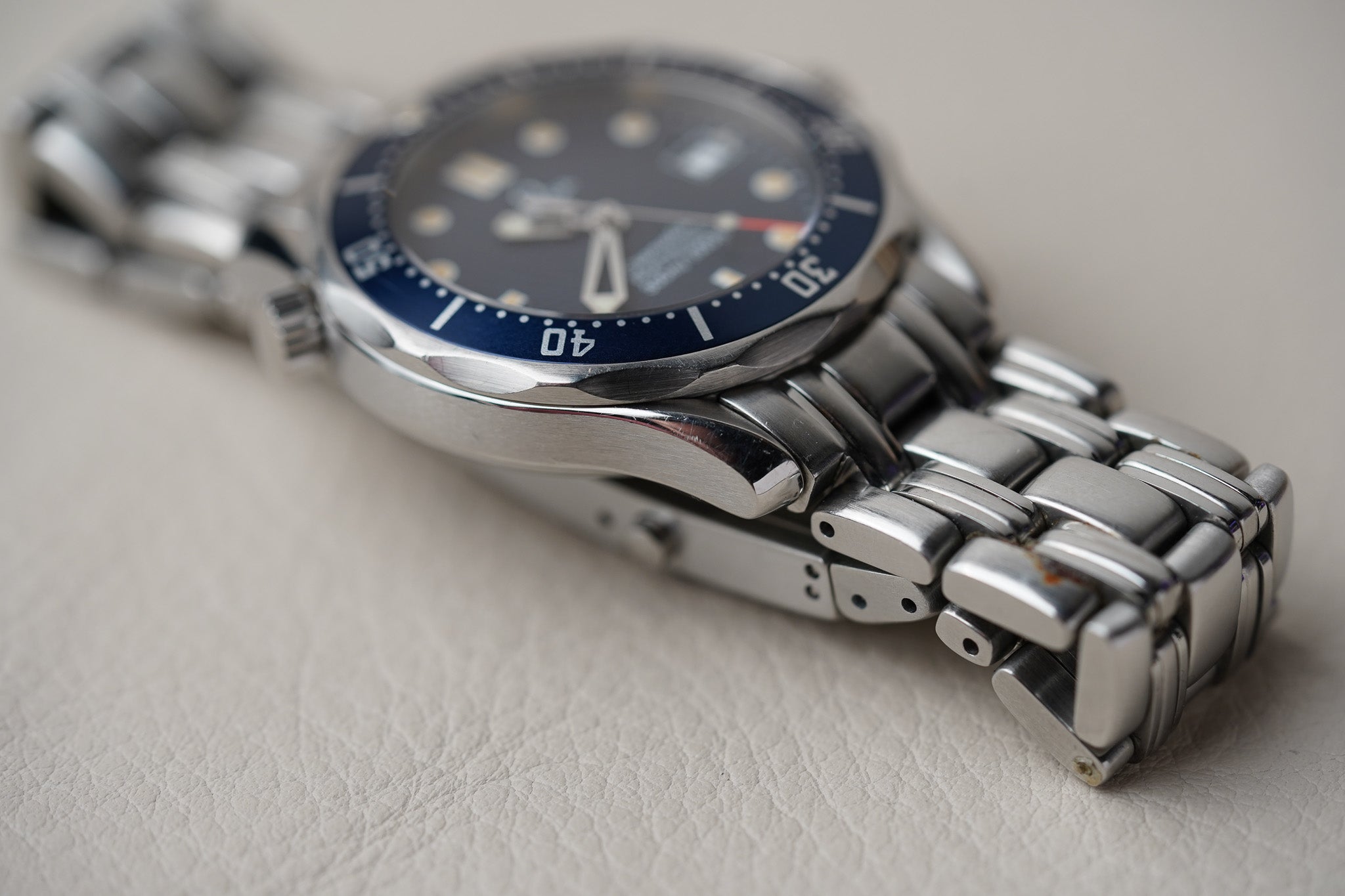 Omega Seamaster Midsize 2561.80