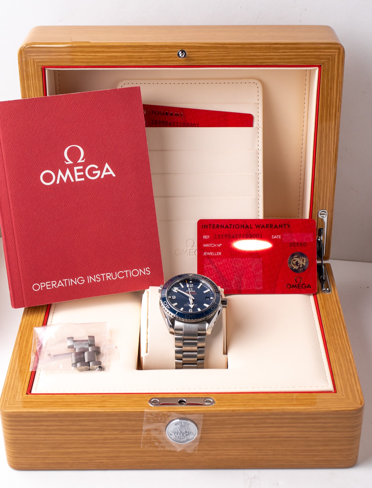 Omega Seamaster Planet Ocean Titanium 232.90.42.21.03.001