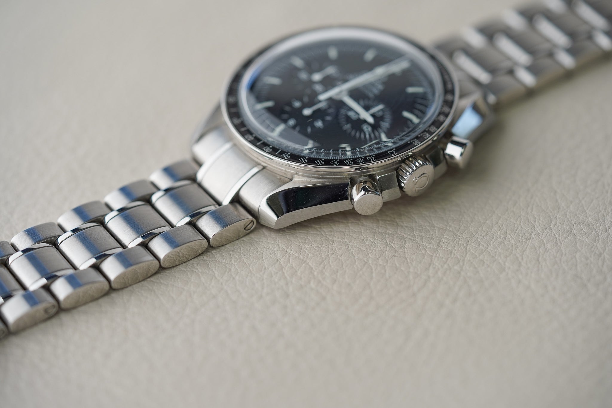 Omega Speedmaster Hesalite 311.30.42.30.01.005