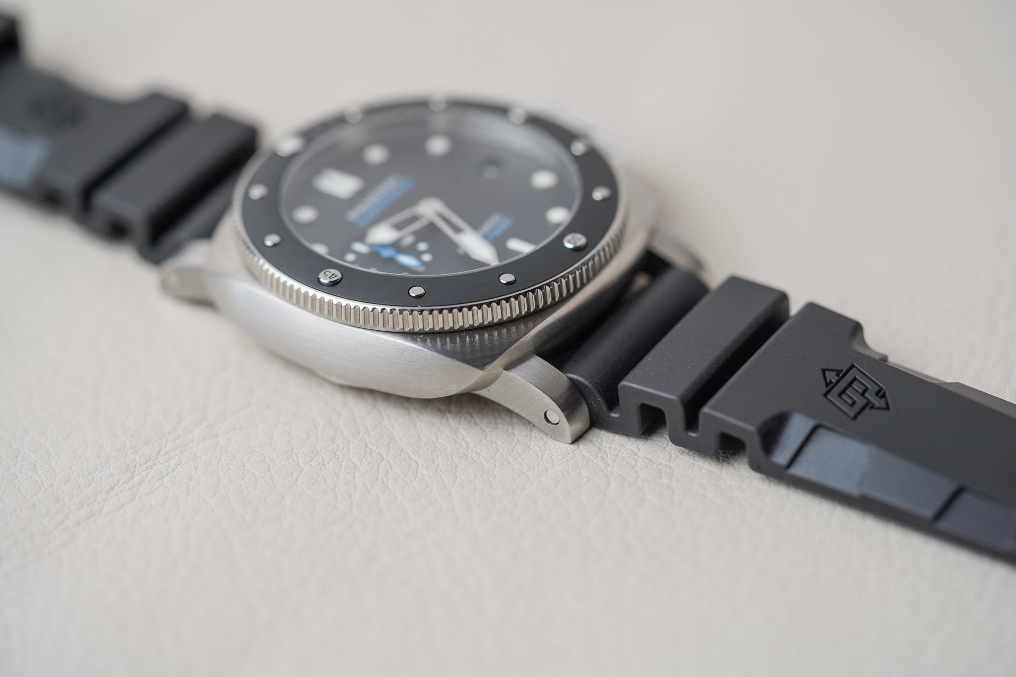 Panerai Luminor Submersible PAM683