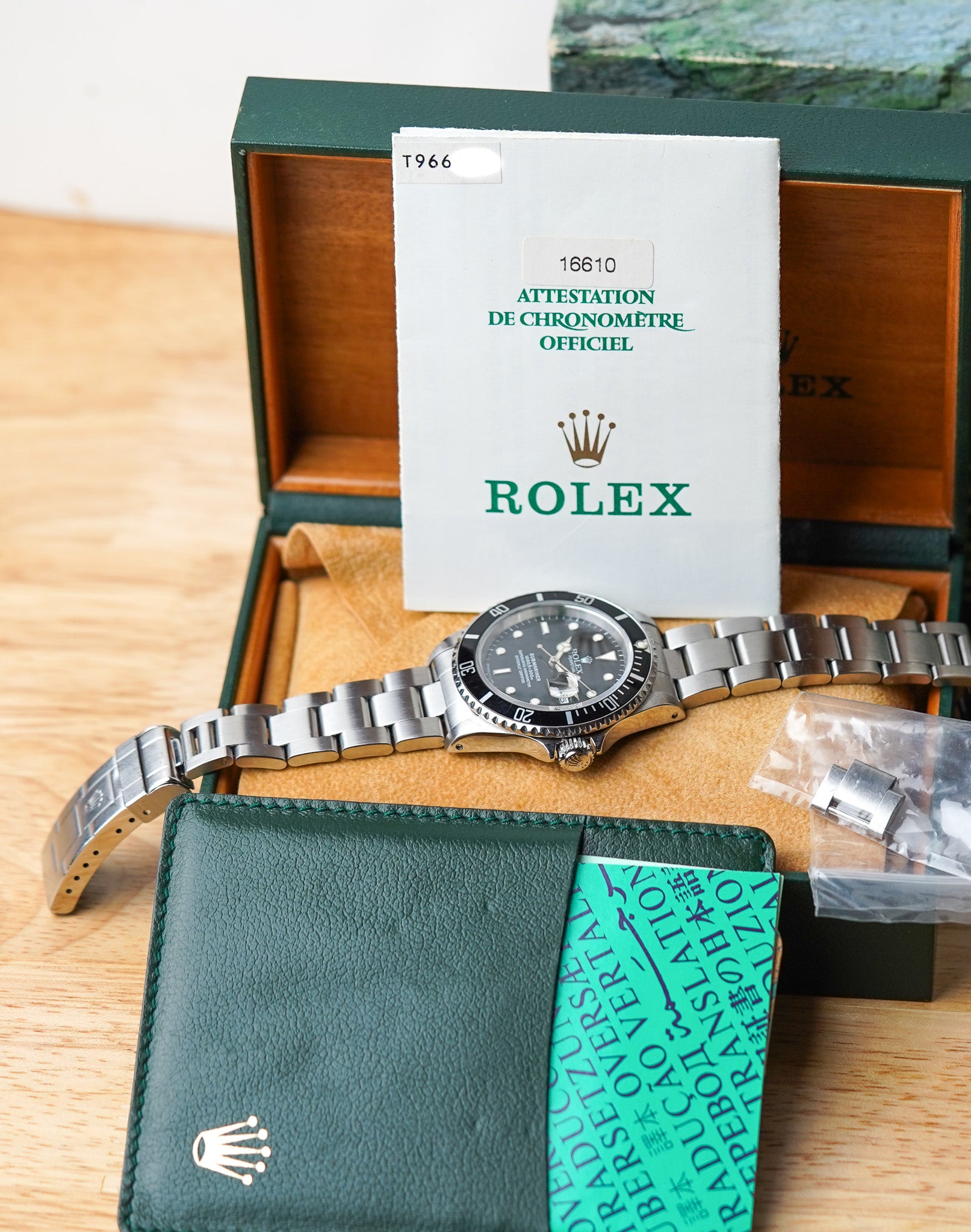 Rolex Submariner Date 16610