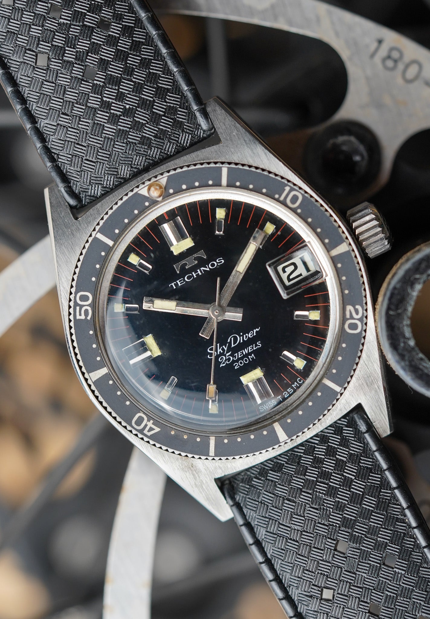 Technos Sky Diver 200m 1903.2-68